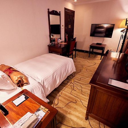 Jin Jiang Pacific Hotel Shanghai Exteriör bild