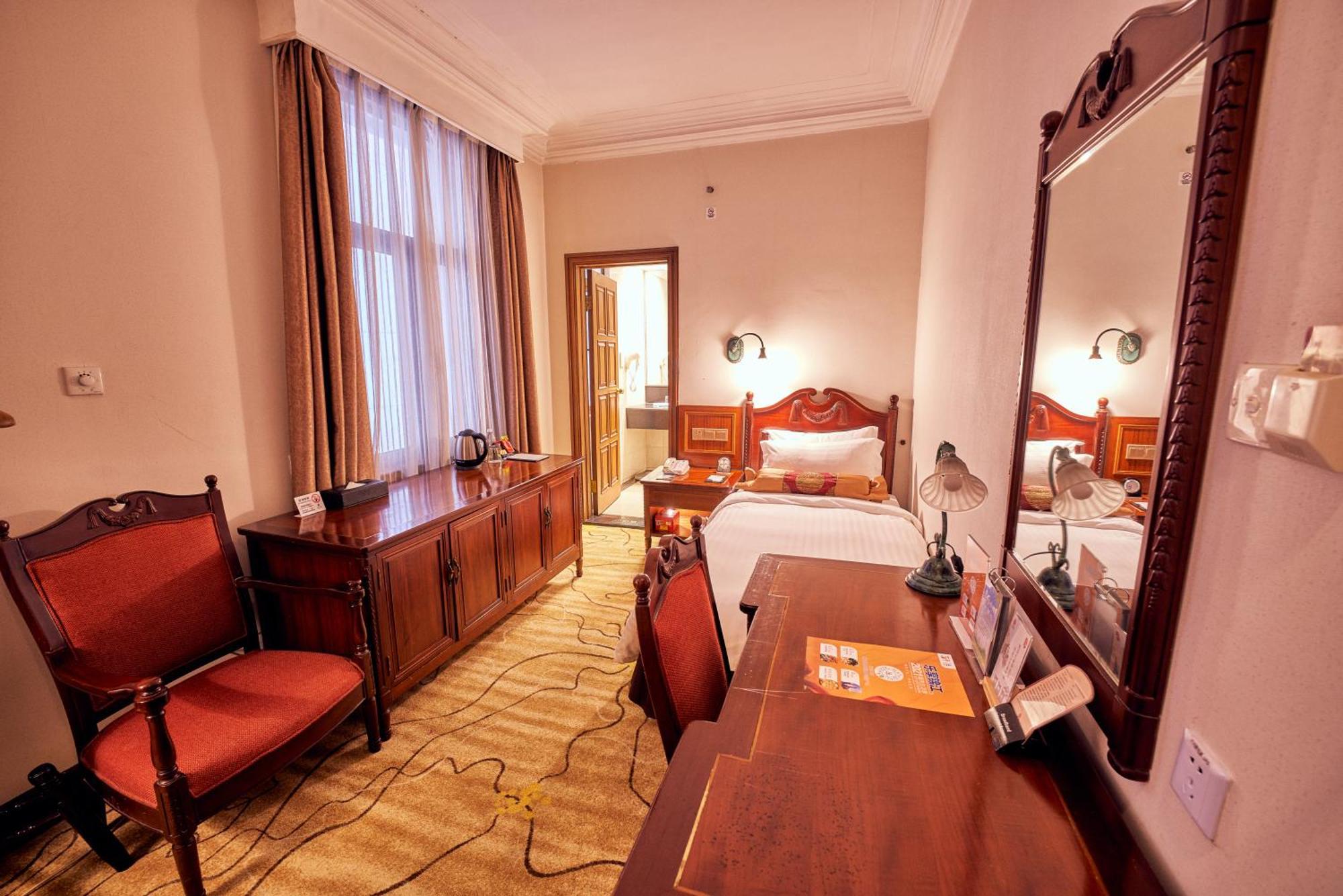 Jin Jiang Pacific Hotel Shanghai Exteriör bild